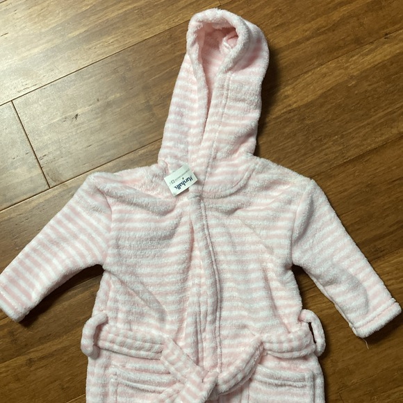 NWT Modern Baby Soft Pink Striped Baby Robe 0-9 Months - Picture 2 of 9